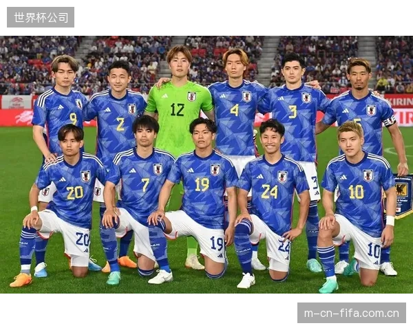 日本队战术核心在于由守转攻的瞬间，三笘薰和久保建英的速度是反击战术能否成功的关键。